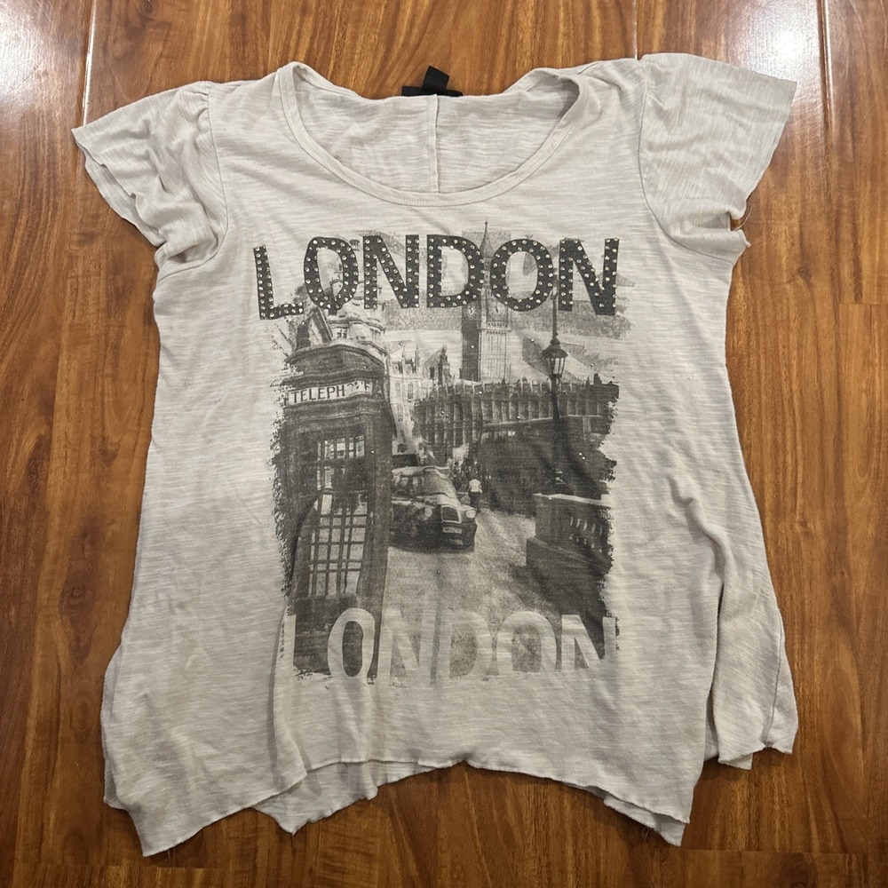 Women's Shirt T Shirt Top London Graphic Studded heather beige Black V Neck Sz L